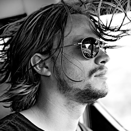 Daniel Mackey Photo 40