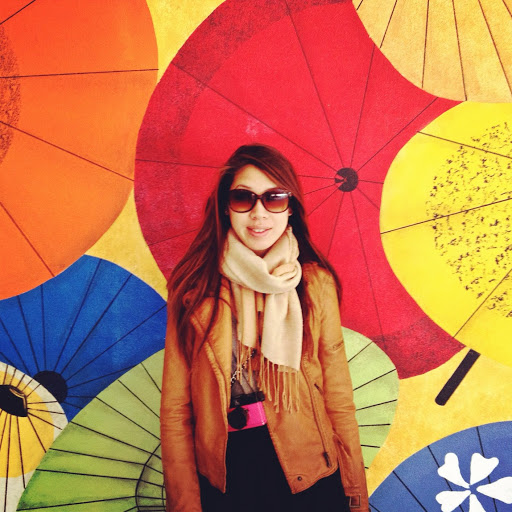 Lisa Ngo Photo 10