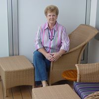 Sue Holt Photo 19