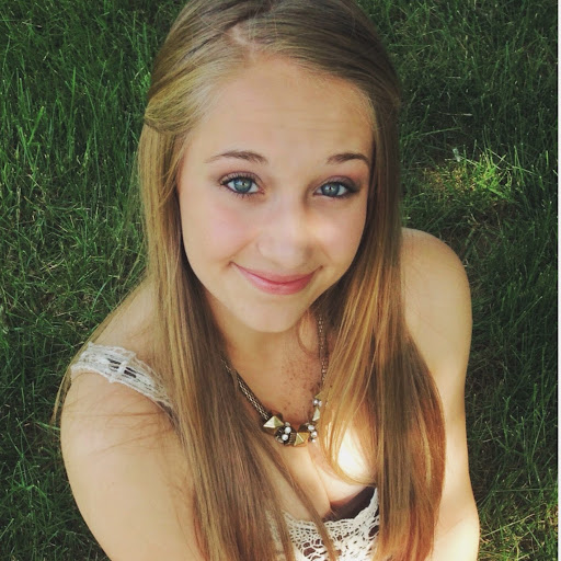 Nicole Myers Photo 50