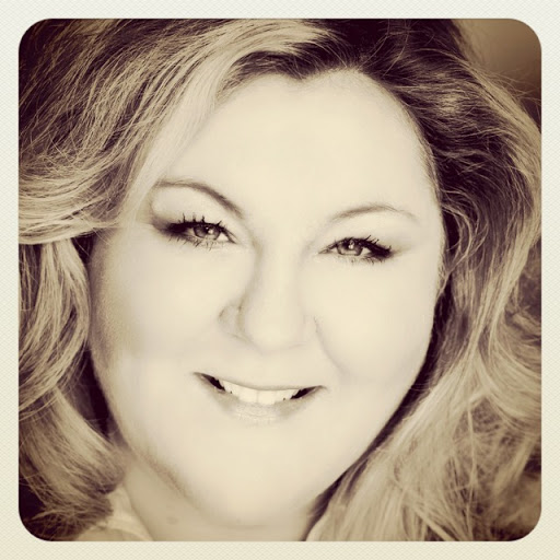 Nicole Schilling Photo 8