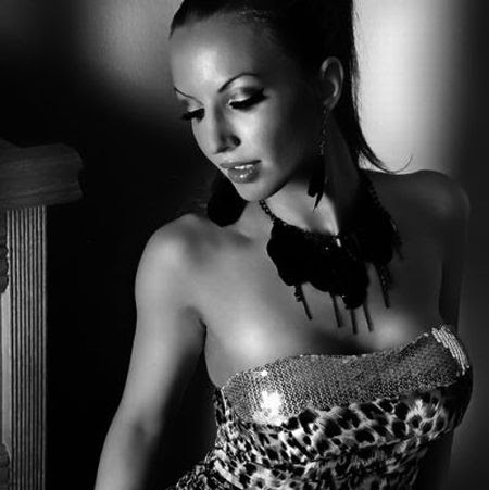 Amanda Powell Photo 30