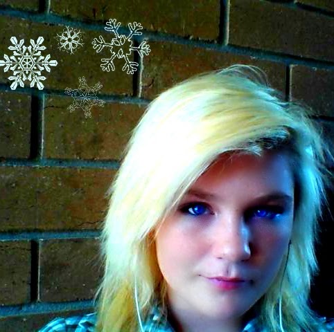 Molly Pearce Photo 11