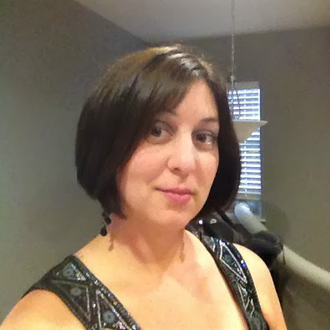 Elizabeth Costanzo Photo 12