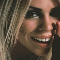 Rosie Tyler Photo 4