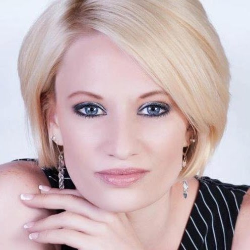 April Sinclair Photo 30