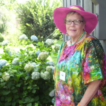 Angela Milton Photo 37