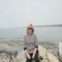Alice Andrews Photo 24