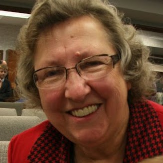 Julia Gibbs Photo 21