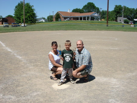 Amy Leach Photo 13