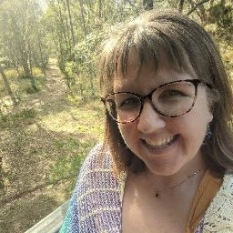 Alison Young Photo 54