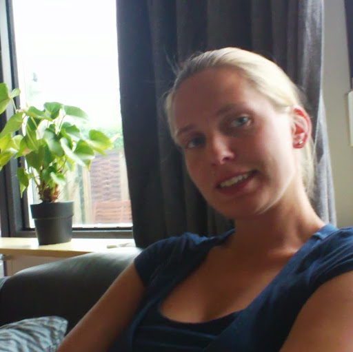 Danielle Becker Photo 30
