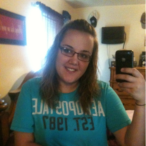 Kylie Stevenson Photo 16