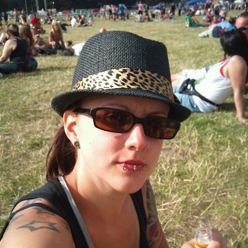 Alison Matthews Photo 12