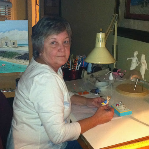 Myra Moore Photo 11