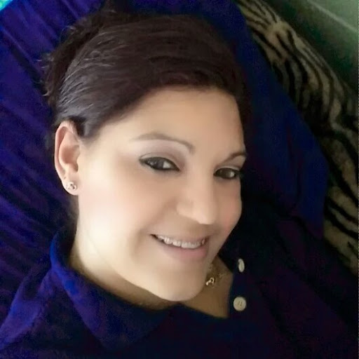Angela Rodriguez Photo 40