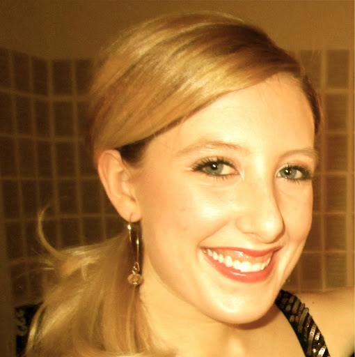 Laura Sutherland Photo 33