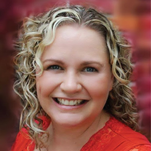 Michelle Reynolds Photo 36