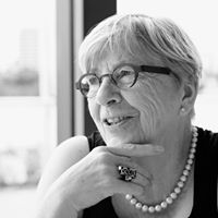 Ruth Law Photo 8
