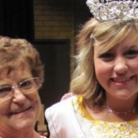 Kathryn Hill Photo 35