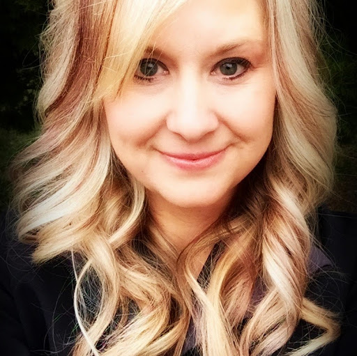 Gretchen Bennett Photo 7