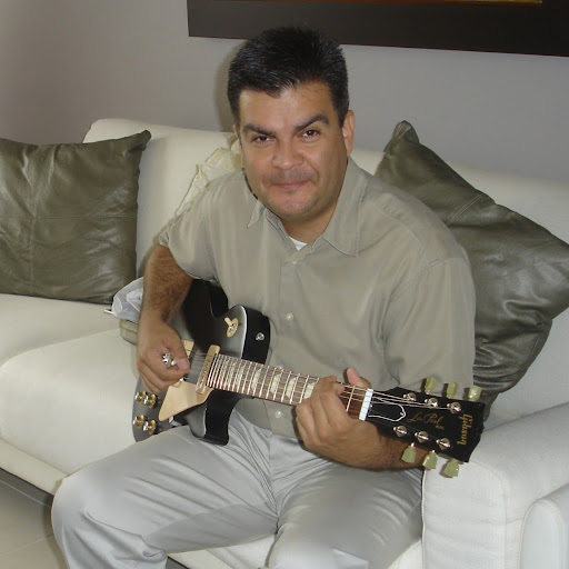 Jose Robles Photo 36