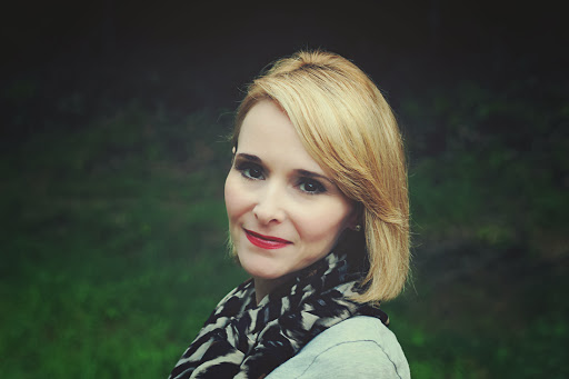 Rebecca Howell Photo 30