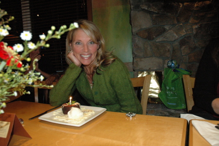 Laurie Williams Photo 35
