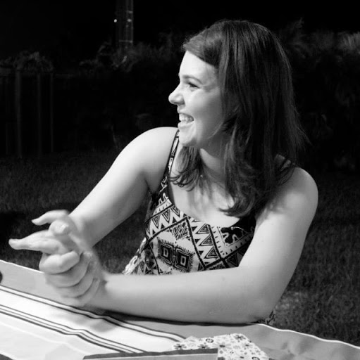 Robyn Davis Photo 12