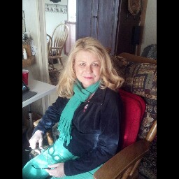 Melanie Small Photo 34