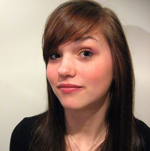 Allison Lindstrom Photo 10