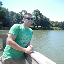 Aaron Taylor Photo 32