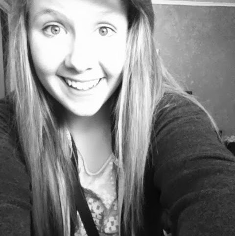 Cassie Martin Photo 37