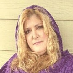 Lori Clayton Photo 9