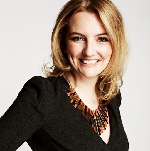 Angela Clarke Photo 17