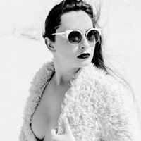 Elizabeth Little Photo 33