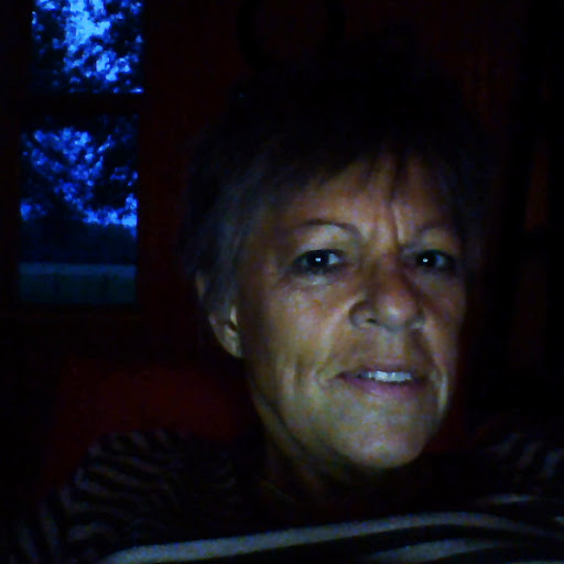 Robyn Carpenter Photo 9