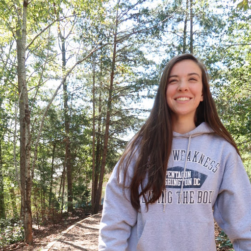 Hannah Gustafson Photo 14