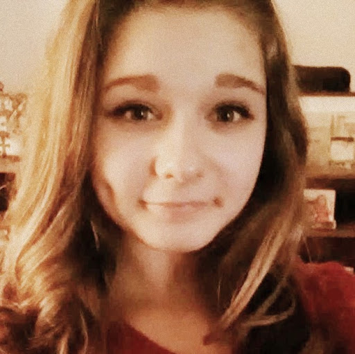 Sarah Nicolas Photo 6