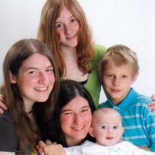 Julie Buckley Photo 17