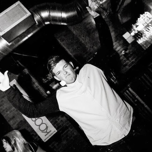 Dean Riley Photo 17
