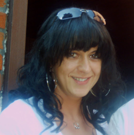 Jana Neumann Photo 7