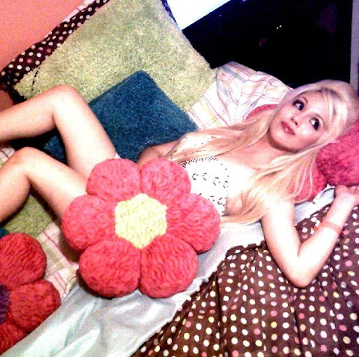 Annie Benson Photo 8