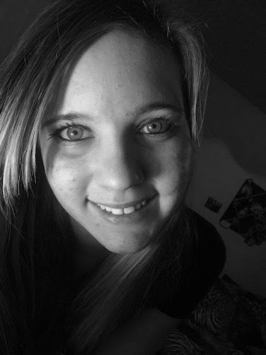Allison Holland Photo 22
