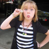 Julia Betz Photo 7