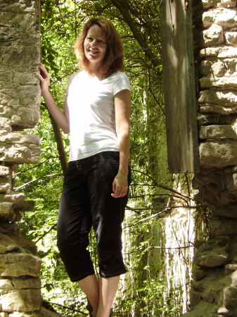 Julie Edwards Photo 10