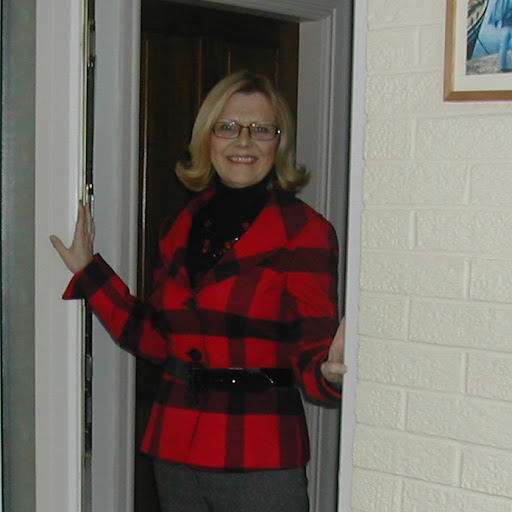 Anne Reynolds Photo 25