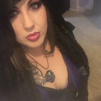 Julia Riggs Photo 10