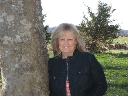 Julie Bennett Photo 25