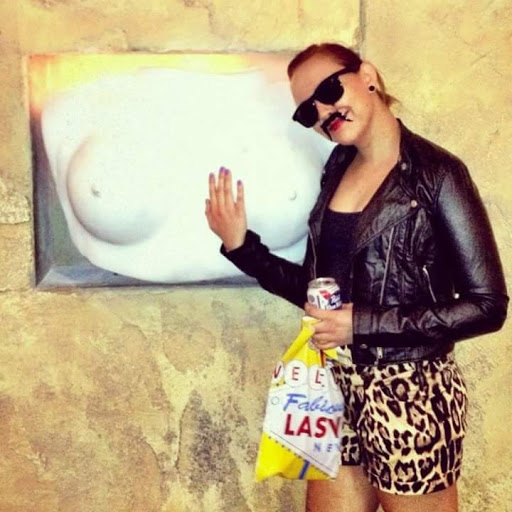 Samantha Bell Photo 13